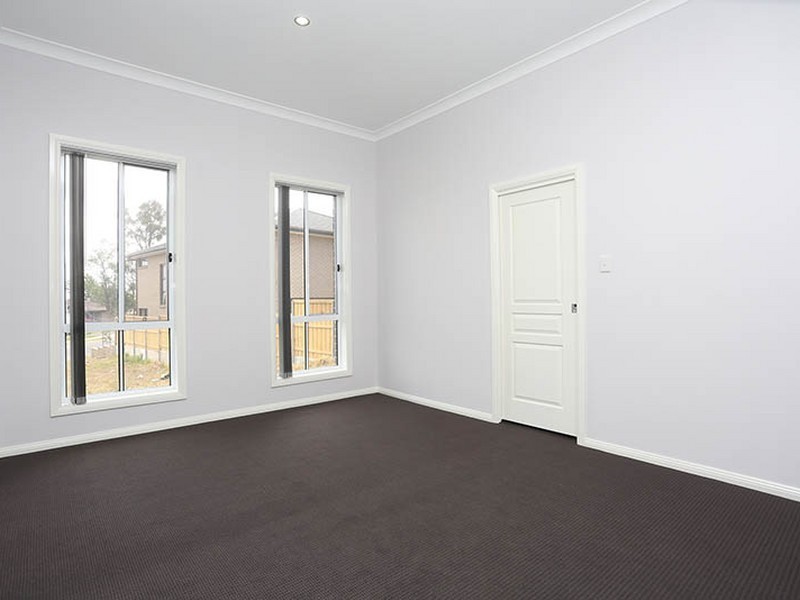 5 Pilot Close, Minto NSW 2566