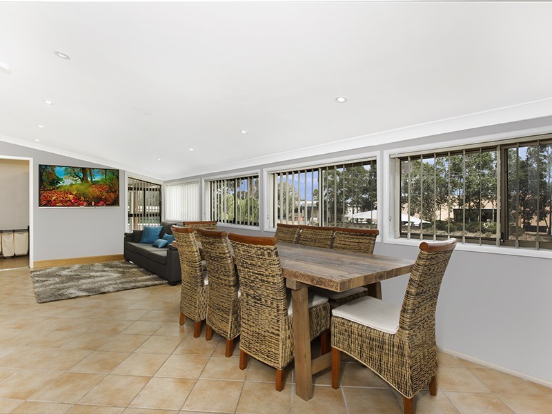 9 Borthwick Street, Minto NSW 2566