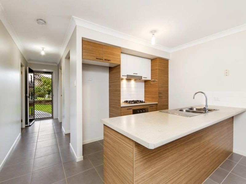 8 Tinderry Avenue, Minto NSW 2566