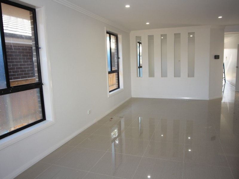 16 Casimer Avenue, Elderslie NSW 2570
