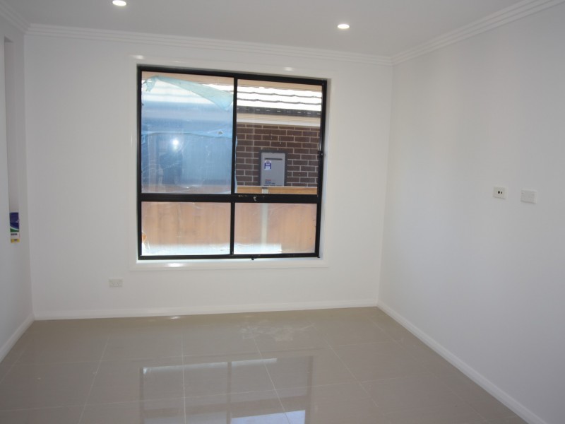 16 Casimer Avenue, Elderslie NSW 2570