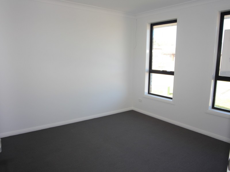 15 Gracie Road, Elderslie NSW 2570