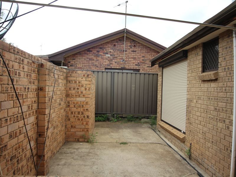 167 Harrow Road, Glenfield NSW 2167