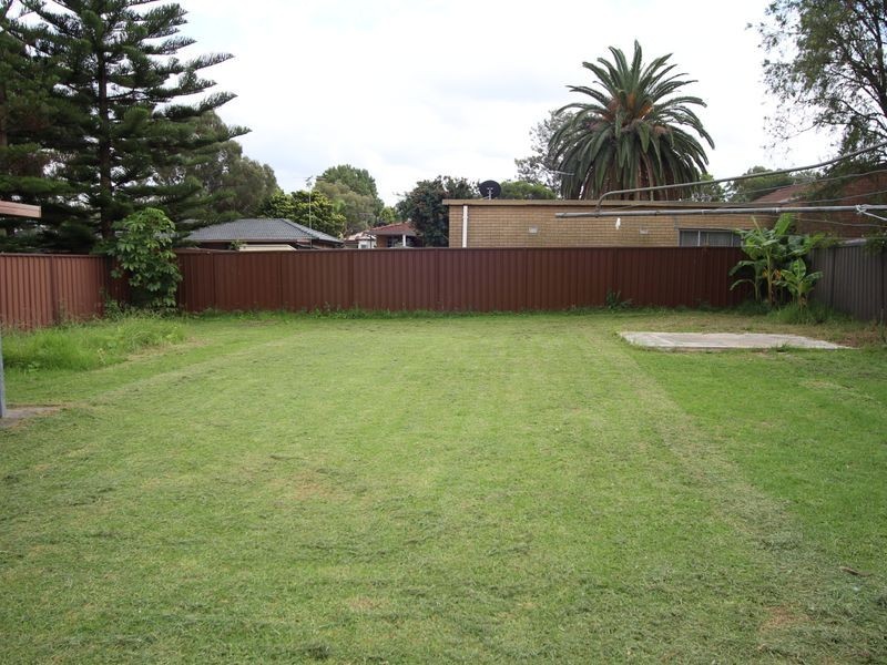 167 Harrow Road, Glenfield NSW 2167