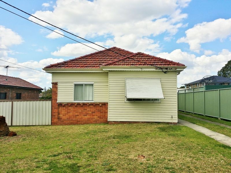 31 Wingara Street, Chester Hill NSW 2162