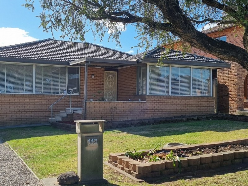 142 Flinders Road, Georges Hall NSW 2198