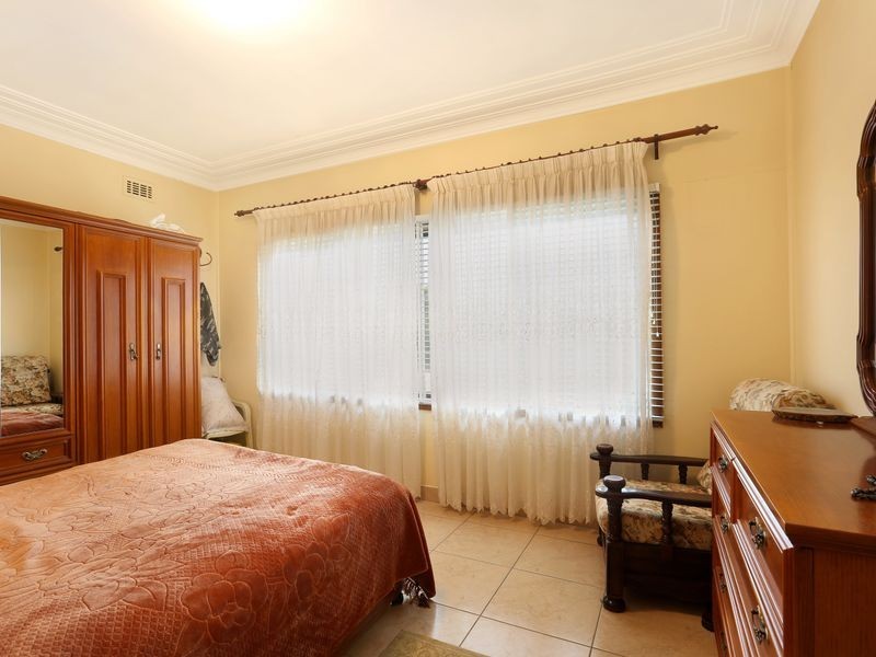 52 McCrossin Avenue, Birrong NSW 2143