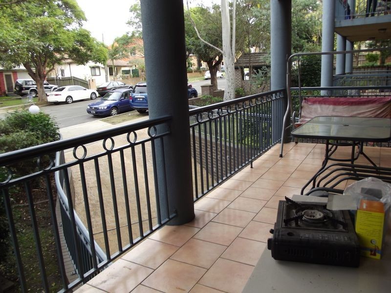 2/25-27 Stanley Street, Bankstown NSW 2200