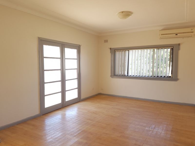 16 Myddleton Avenue, Fairfield NSW 2165