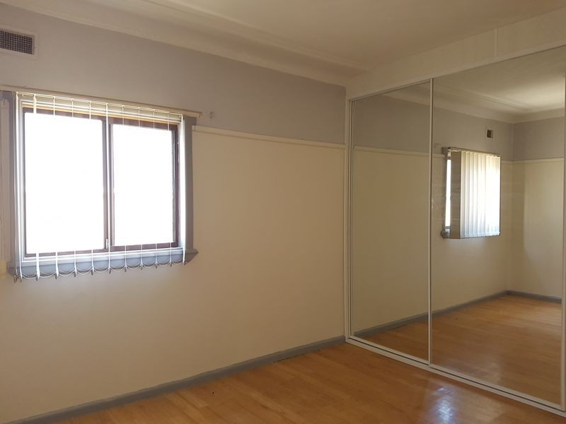 16 Myddleton Avenue, Fairfield NSW 2165