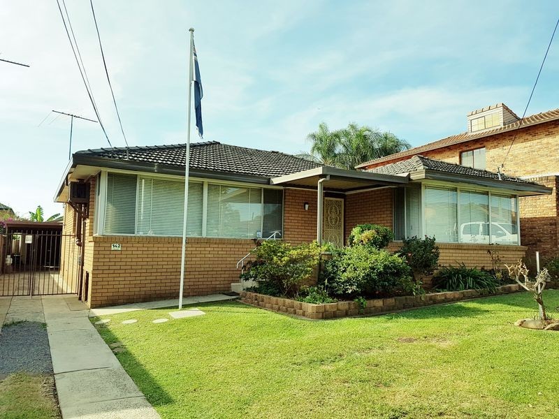 142 Flinders Road, Georges Hall NSW 2198