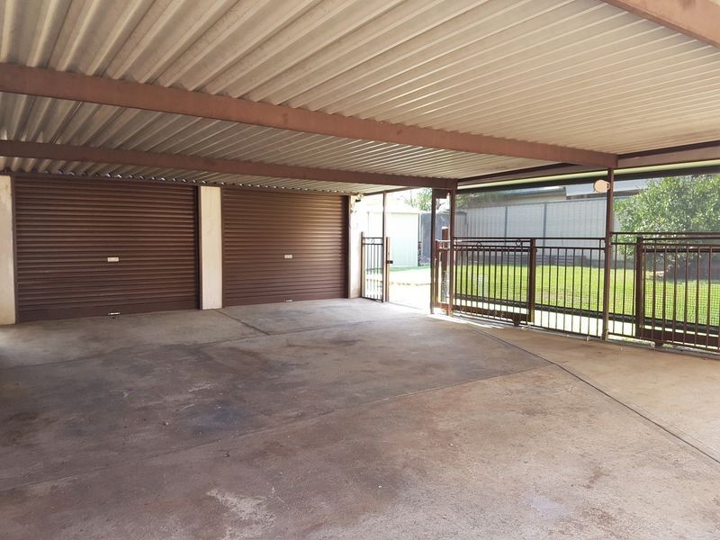 142 Flinders Road, Georges Hall NSW 2198