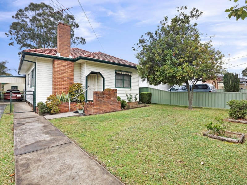37 Ferndell St, Chester Hill NSW 2162