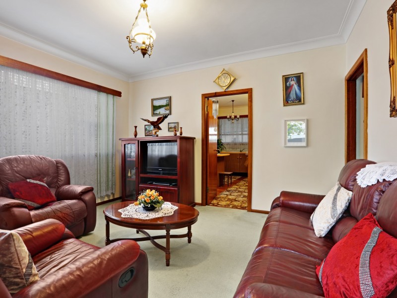 37 Ferndell St, Chester Hill NSW 2162