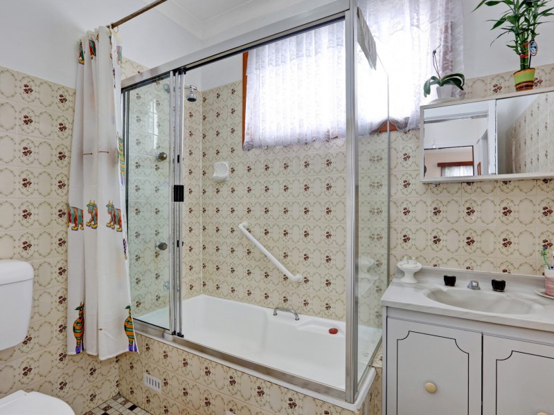 37 Ferndell St, Chester Hill NSW 2162