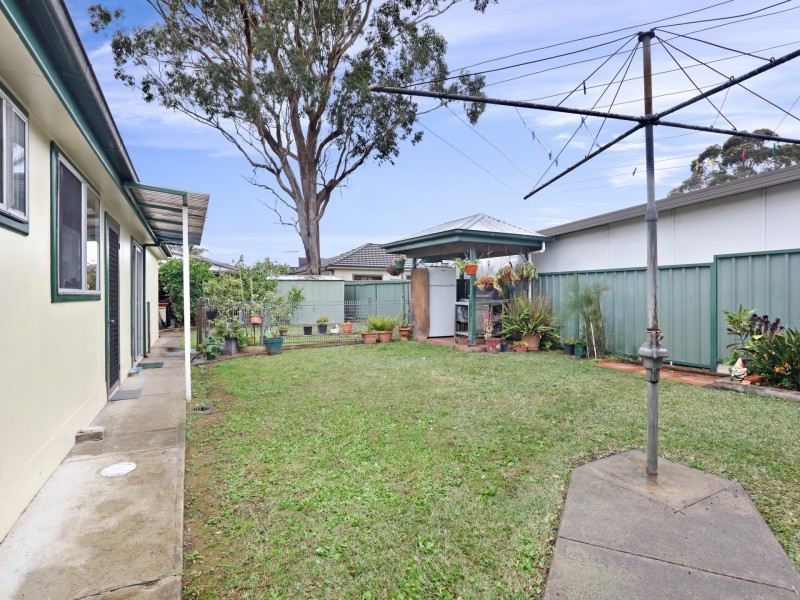 37 Ferndell St, Chester Hill NSW 2162