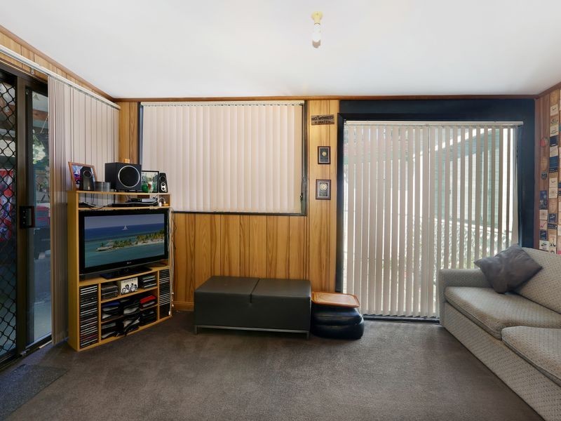 6 Dawn Crescent, Regents Park NSW 2143