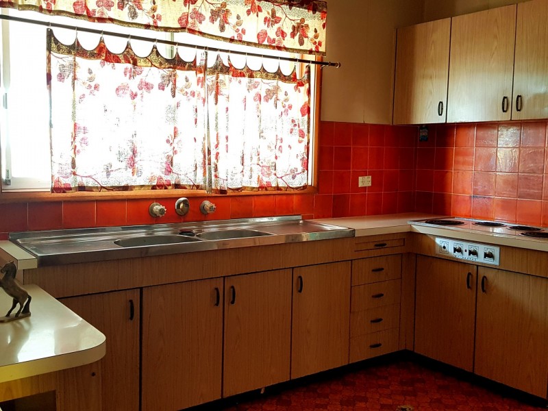 13 Glenbrook Crescent, Georges Hall NSW 2198