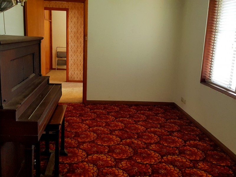 13 Glenbrook Crescent, Georges Hall NSW 2198