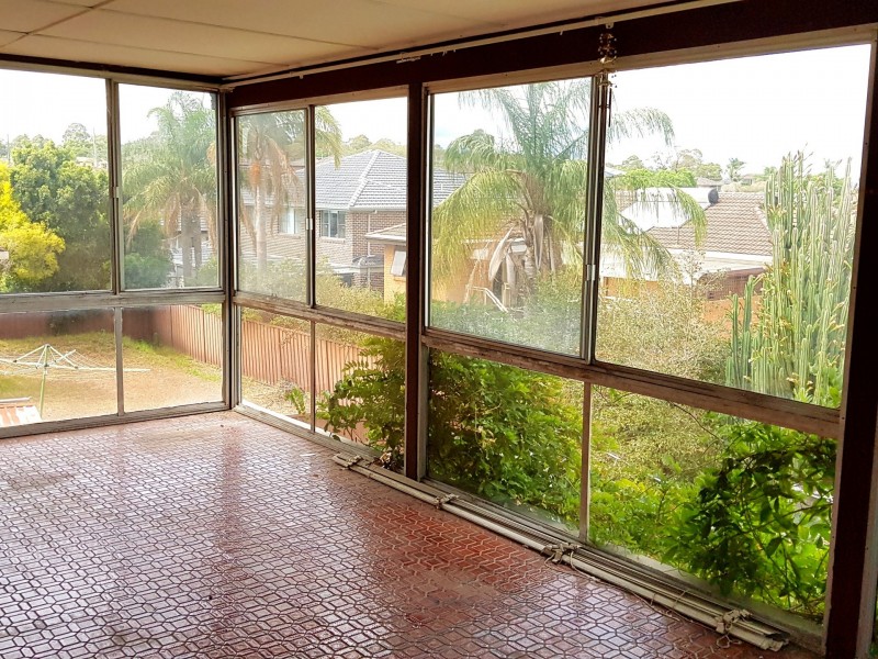 13 Glenbrook Crescent, Georges Hall NSW 2198