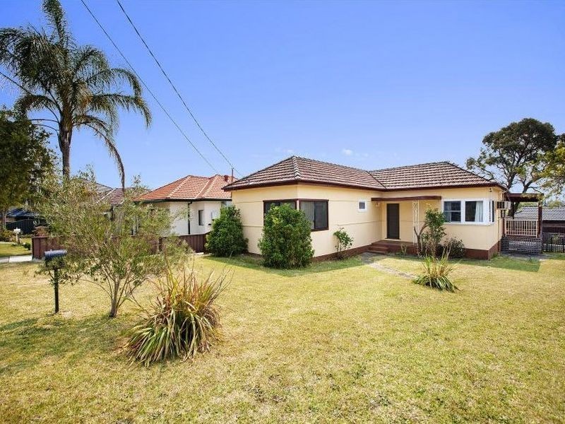 8 Gray Crescent, Yagoona NSW 2199