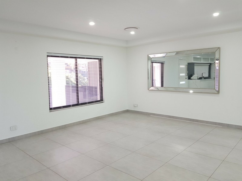 32 Sturt Avenue, Georges Hall NSW 2198