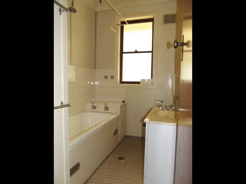 6 Nurragi Street, Villawood NSW 2163