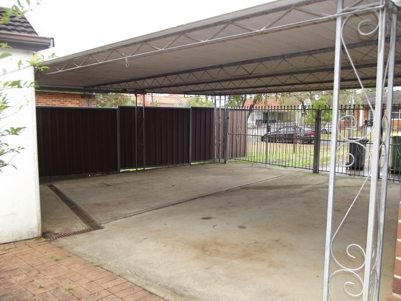 6 Nurragi Street, Villawood NSW 2163