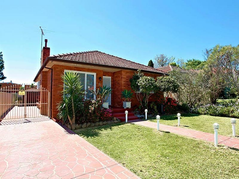 6 Station Street, Regents Park NSW 2143