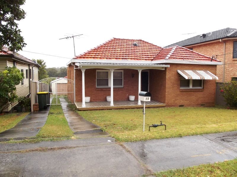 15 Downing Ave, Regents Park NSW 2143