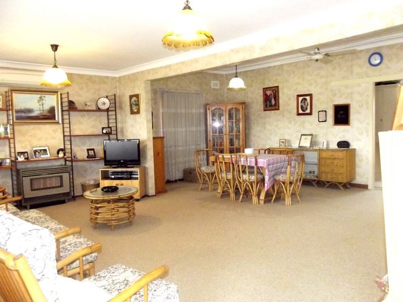 15 Downing Ave, Regents Park NSW 2143