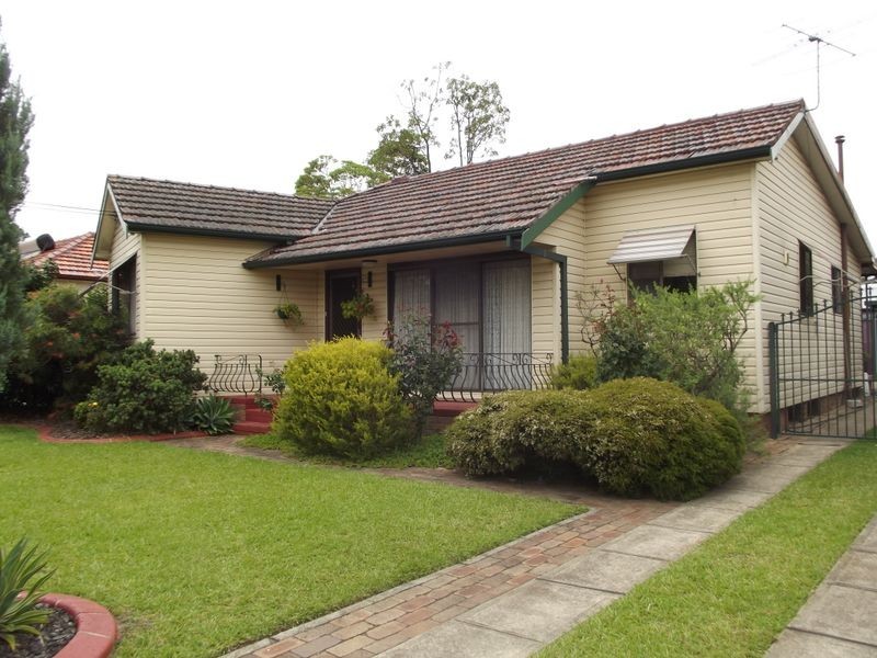 31 Chifley Avenue, Sefton NSW 2162
