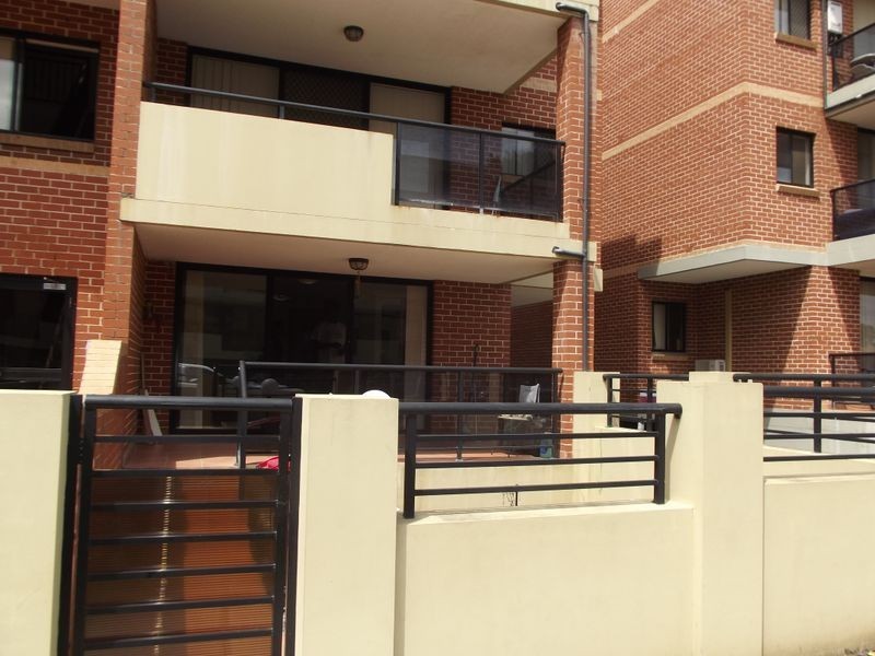 1/1-5 kitchener Avenue, Regents Park NSW 2143