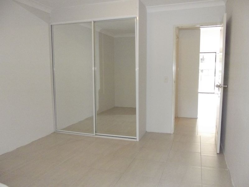 1/1-5 kitchener Avenue, Regents Park NSW 2143