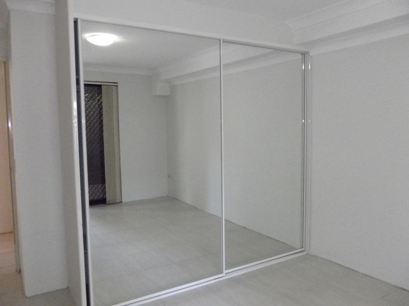 1/1-5 kitchener Avenue, Regents Park NSW 2143