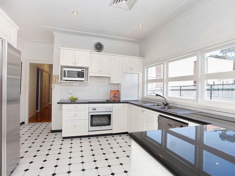 4 Martin Street, Roselands NSW 2196