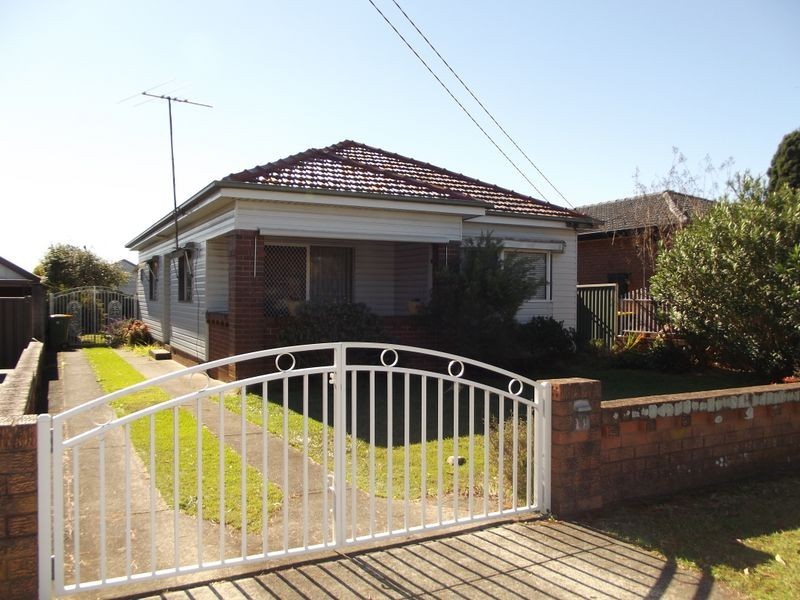 14 Amesbury Ave, Sefton NSW 2162