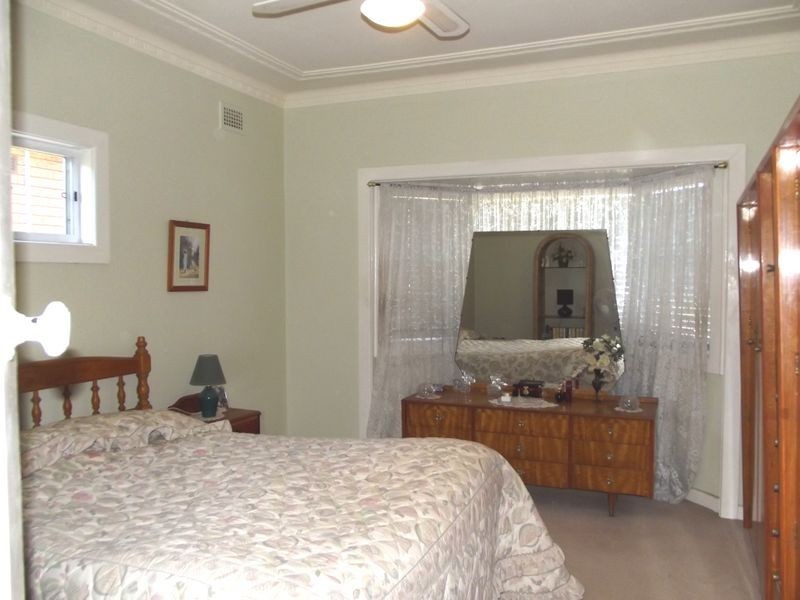 14 Amesbury Ave, Sefton NSW 2162