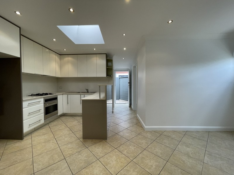 16 Clapham Road, Regents Park NSW 2143