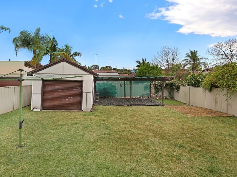 4 Dudley Road, Guildford NSW 2161