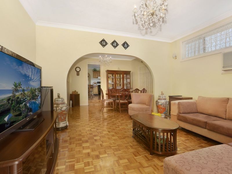 13 Robertson Road, Chester Hill NSW 2162