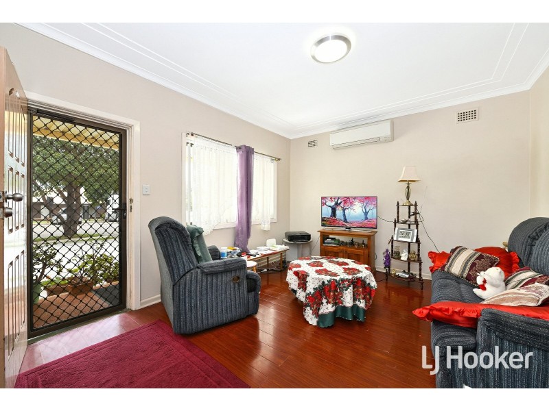 8 Boundary Road, Chester Hill NSW 2162