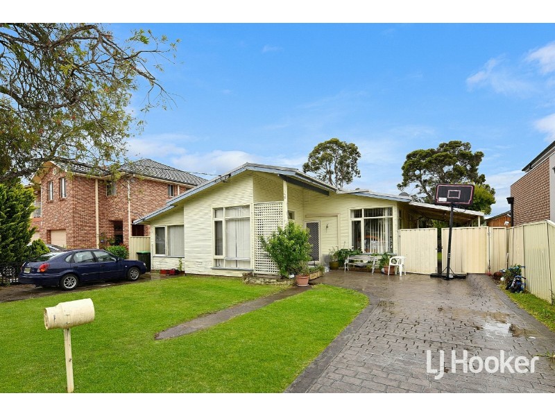 30 Chifley Avenue, Sefton NSW 2162