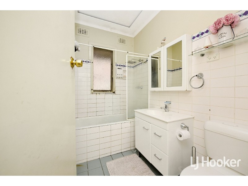 30 Chifley Avenue, Sefton NSW 2162