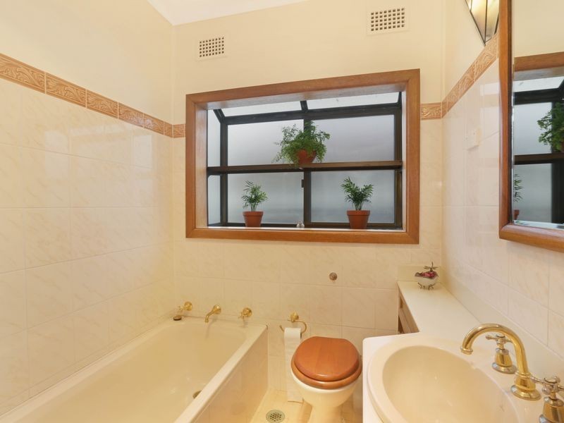 81 Cooper Road, Birrong NSW 2143