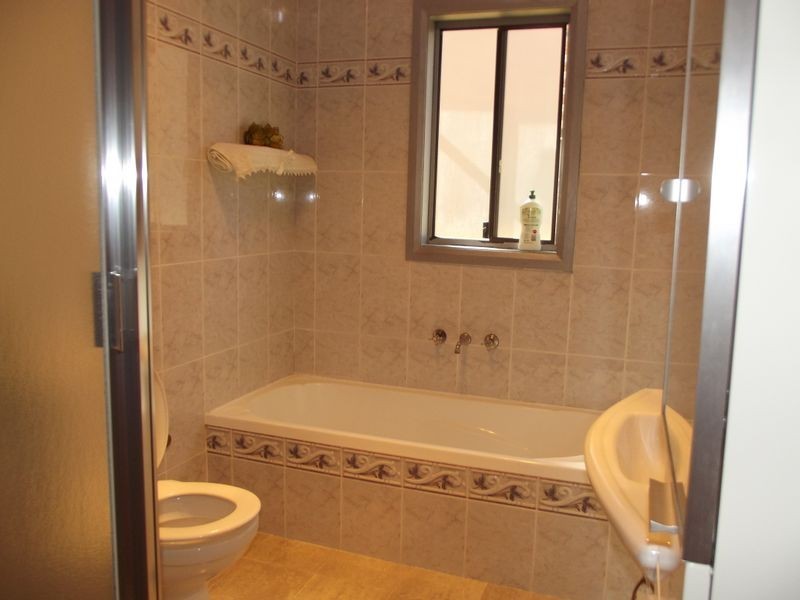 5 North Parade, Guildford NSW 2161