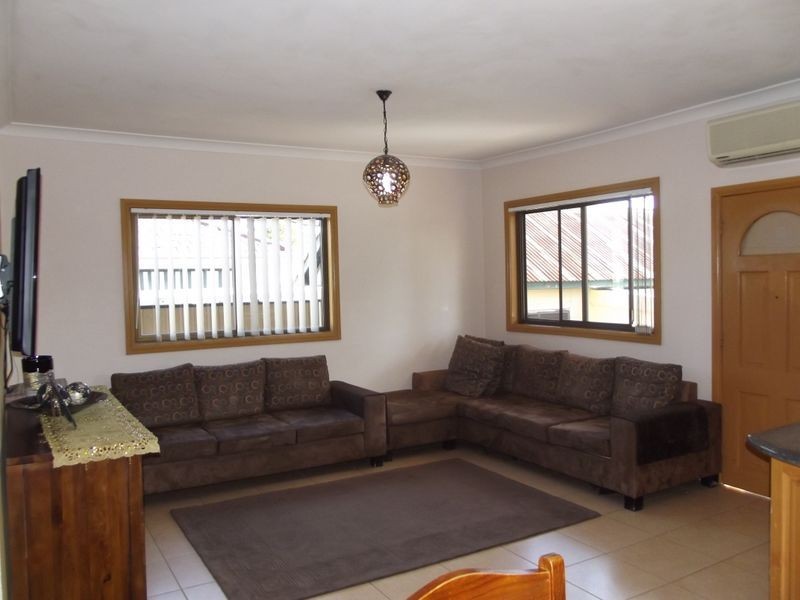 5 North Parade, Guildford NSW 2161