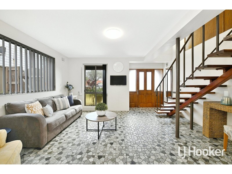 4 Spencer Street, Sefton NSW 2162