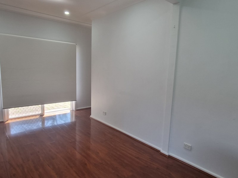 2 Crosby Cr, Fairfield NSW 2165