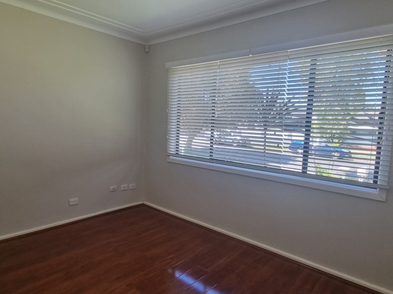 2 Crosby Cr, Fairfield NSW 2165